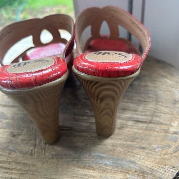 Sofft Leather Heeled Sandals Size 8M Slip On - Picture 6 of 9